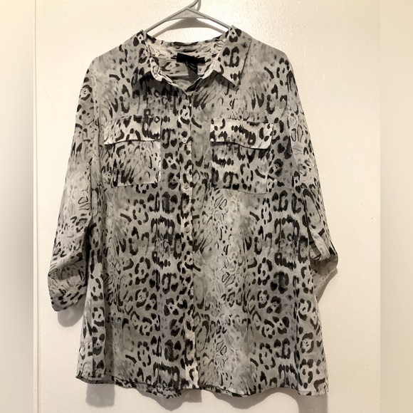 Lane Bryant Shirt Size 18/20 Button Up Blouse Cheetah Print Grey Top for Women - Picture 7 of 10